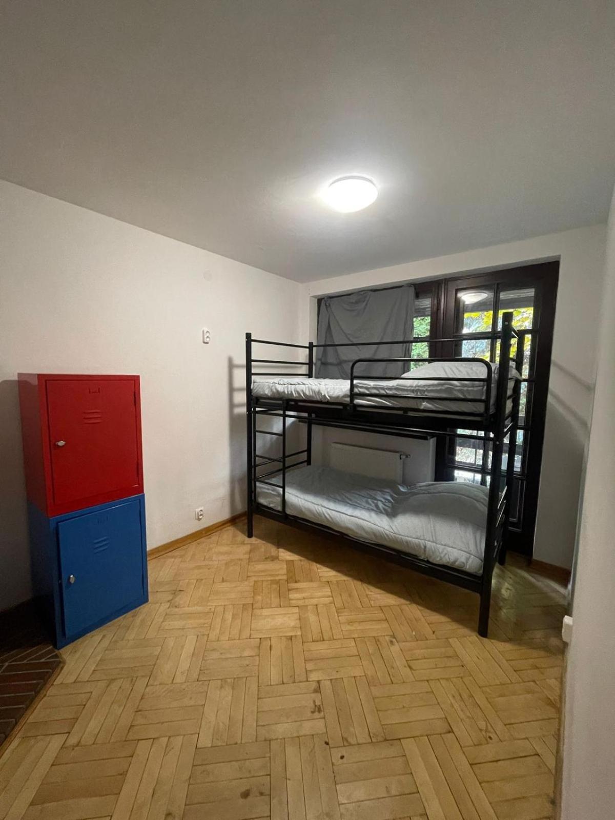 Eden Life Hostel Warschau Buitenkant foto